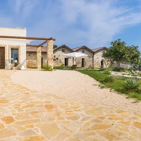 Penzion Falcon Country Lecce